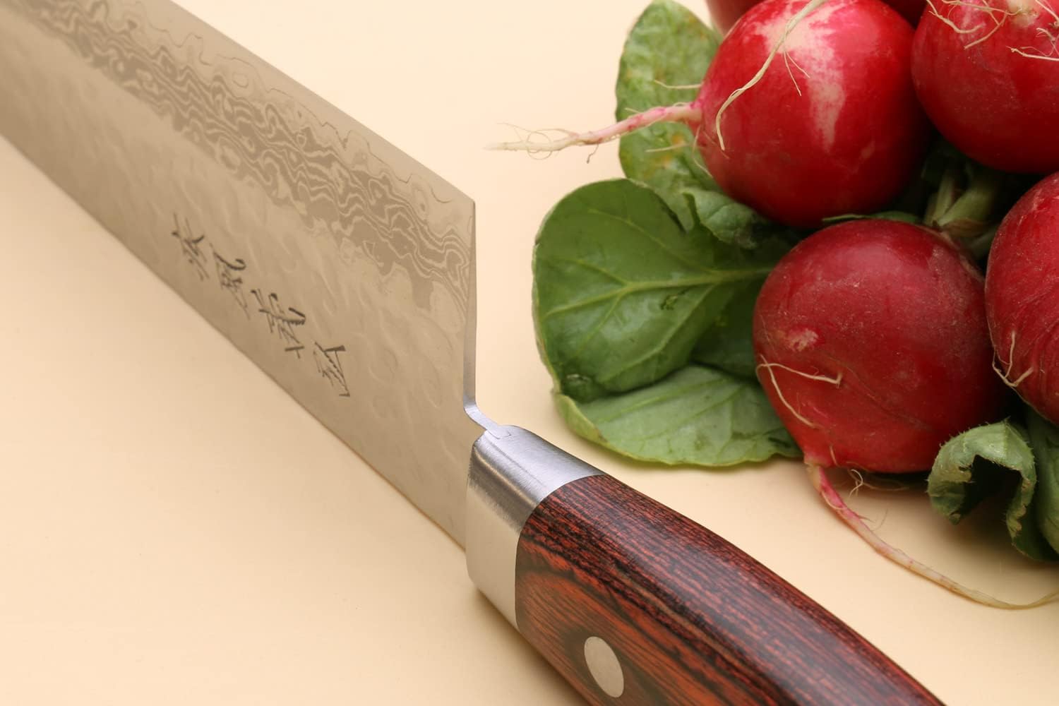 Yoshihiro VG10 16 Layer Hammered Damascus Stainless Steel Santoku Chefs Knife (7'' (180mm))